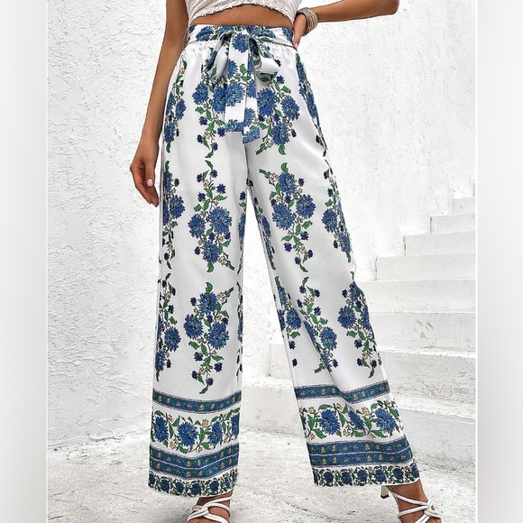 White/Blue Floral Print Belted Wide Leg Pants - Picture 4 of 6
